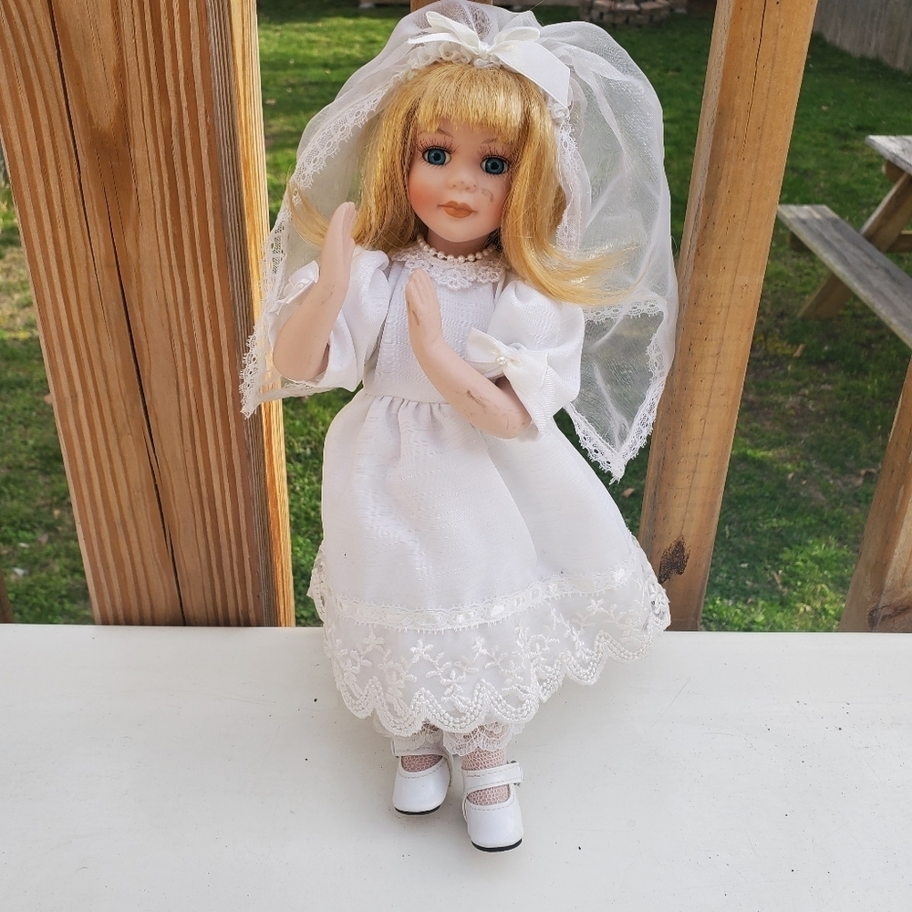 Collectible vintage Porcelain  bride doll